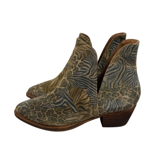 NWOT FREE PEOPLE Women’s Sz 37 Animal Print Charm Double V Western Suede Booties - Picture 3 of 16